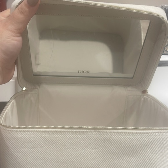 New in box absolutely stunning 4 piece Dior travel set⭐️VIP exclusive 💯 auth - Picture 6 of 12